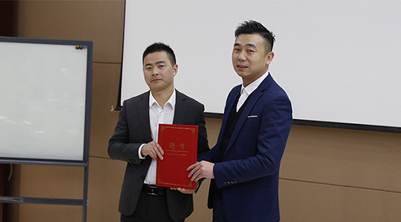 頭條！總經(jīng)理親自頒發(fā)聘書，科恩電器商學(xué)院迎來新校長！